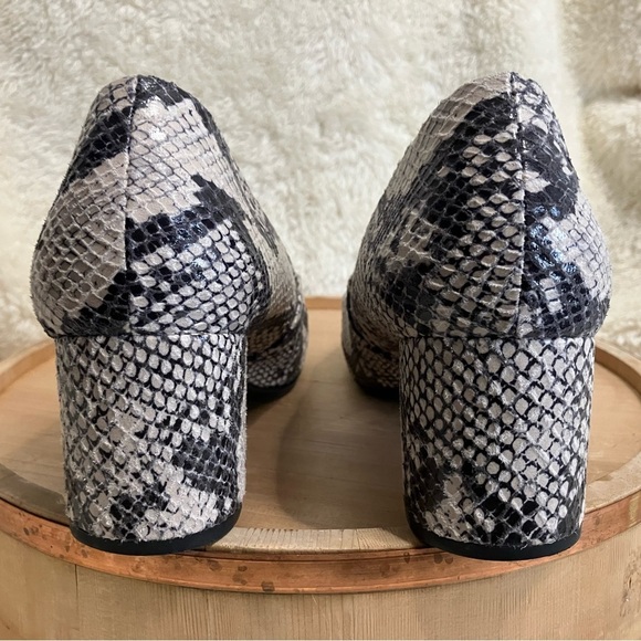 EUC Aerosoles Eye Candy Snake Print Pumps Comfy Block Heels 10W - Picture 6 of 8